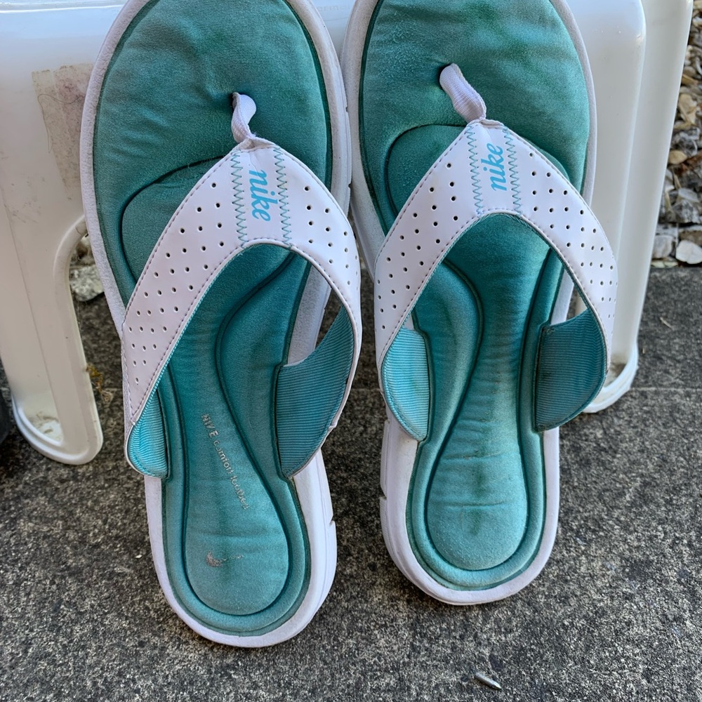 Nike |?Women's Sandals in White and Teal | Size 11